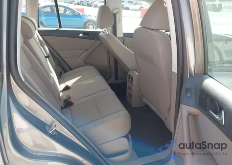 2011 Volkswagen Tiguan S from USA, damaged, VIN WVGAV7AX0BW556055